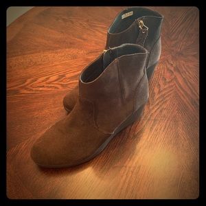 Crocs suede wedge boots